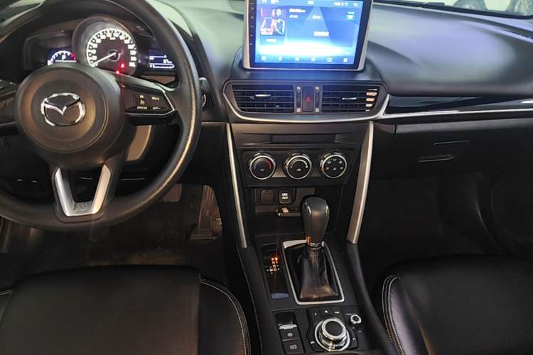 Used Mazda CX-4 2018 2.0L Automatic Two-Wheel Drive Blue Sky Dynamic Version China V Standard Gear Lever