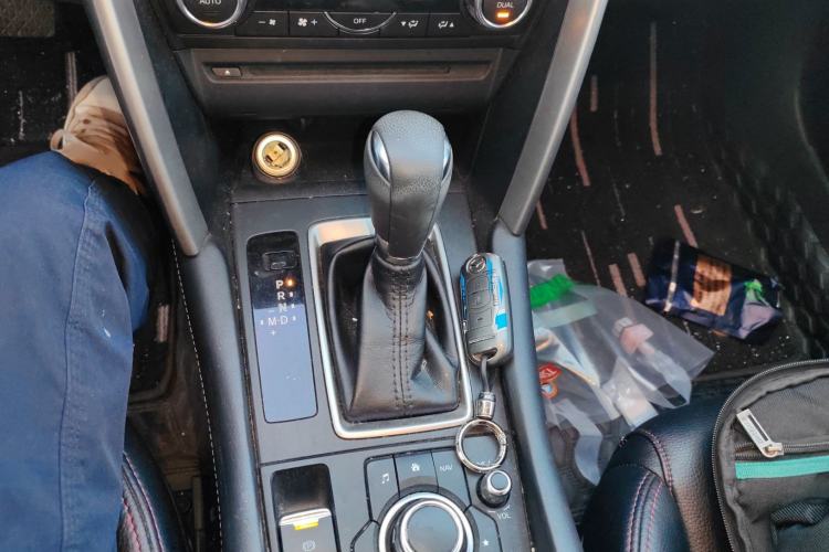 Used Mazda CX-4 2018 2.0L Automatic Two-Wheel Drive Blue Sky Exploration Version China V Standard Gear Lever