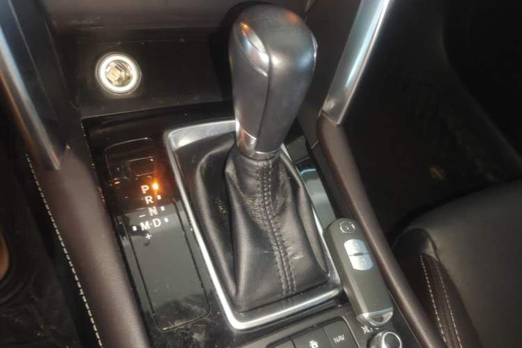 Used Mazda CX-4 2018 2.0L Automatic Two-Wheel Drive Blue Sky Premium Upgrade Version China VI Standard Gear Lever