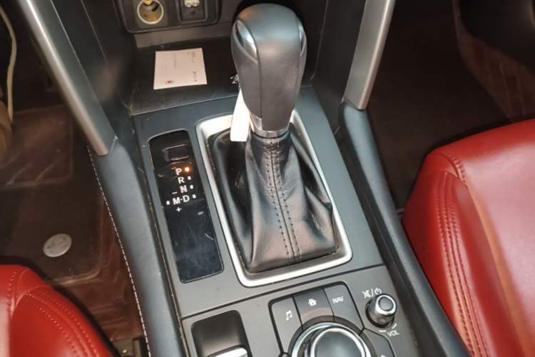 Used Mazda CX-4 2018 2.0L Automatic Two-Wheel Drive Blue Sky Dynamic Version China VI Standard Gear Lever