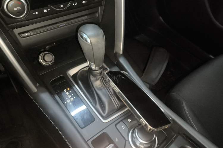 Used Mazda CX-4 2018 2.0L Automatic 2WD Blue Sky Exploration Edition China VI Standard Gear Lever