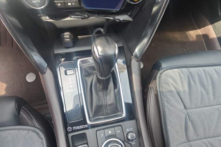 Used Mazda CX-4 2018 2.0L Automatic Two-Wheel Drive Blue Sky Leading Edition China V Standard Gear Lever