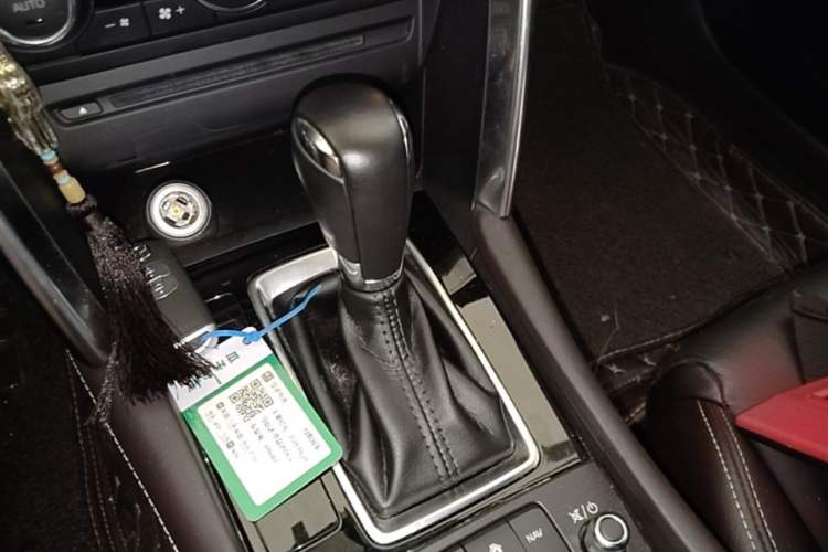 Used Mazda CX-4 2018 2.0L Automatic Two-Wheel Drive Blue Sky Premium Upgrade Version China V Standard Gear Lever