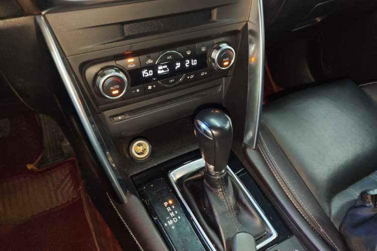 Used Mazda CX-4 2018 2.0L Automatic Two-Wheel Drive Blue Sky Luxury Edition Gear Lever