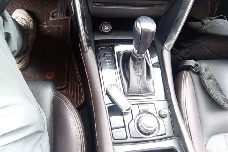 Used Mazda CX-4 2018 2.0L Automatic Two-Wheel Drive Blue Sky Luxury Edition Gear Lever