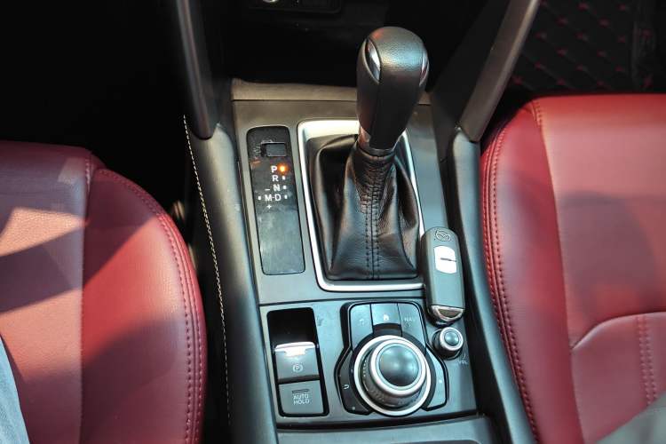 Used Mazda CX-4 2018 2.0L Automatic Two-Wheel Drive Blue Sky Dynamic Version China V Standard Gear Lever