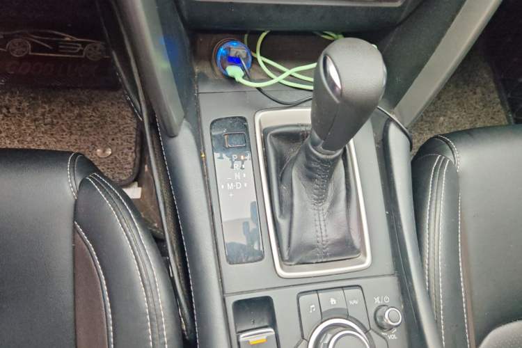 Used Mazda CX-4 2018 2.0L Automatic Two-Wheel Drive Smart Tech Edition China VI Gear Lever