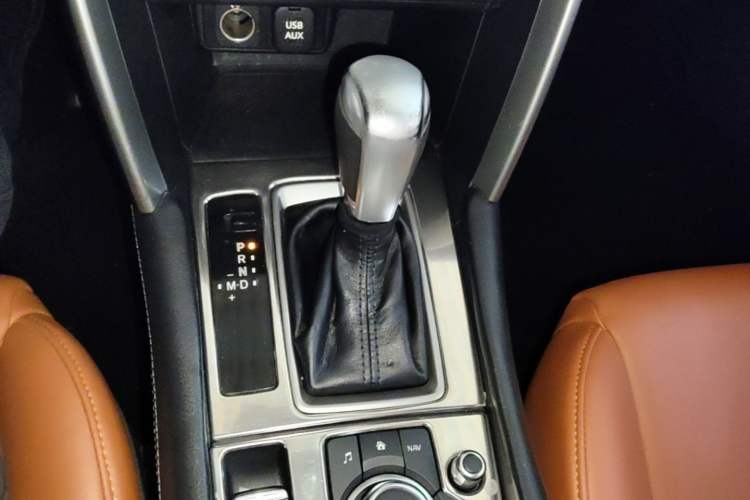 Used Mazda CX-4 2018 2.0L Automatic Two-Wheel Drive Blue Sky Dynamic Version China VI Standard Gear Lever