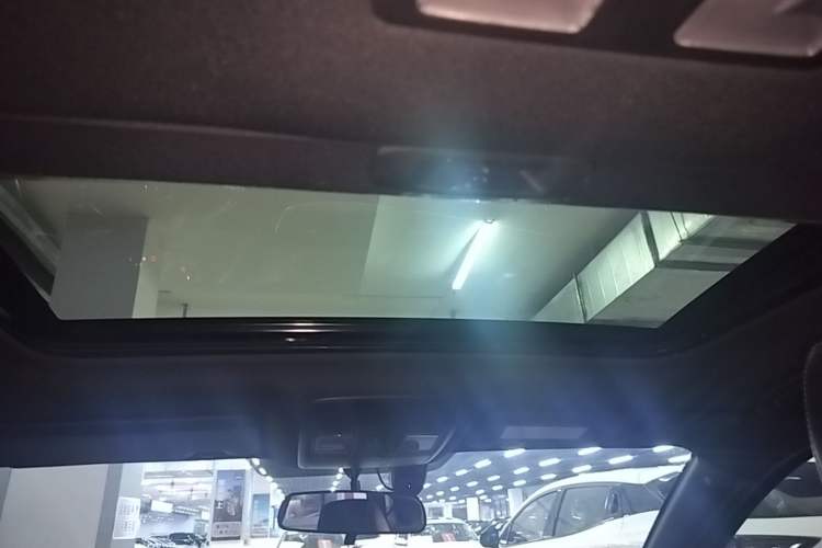 Used Mazda CX-4 2018 2.0L Automatic Two-Wheel Drive Blue Sky Premium Upgrade Version China VI Standard Headliner