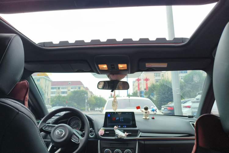 Used Mazda CX-4 2018 2.0L Automatic Two-Wheel Drive Blue Sky Dynamic Version China V Standard Headliner