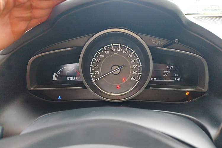 Used Mazda CX-4 2018 2.0L Automatic Two-Wheel Drive Blue Sky Premium Upgrade Version China VI Standard Instrument Cluster