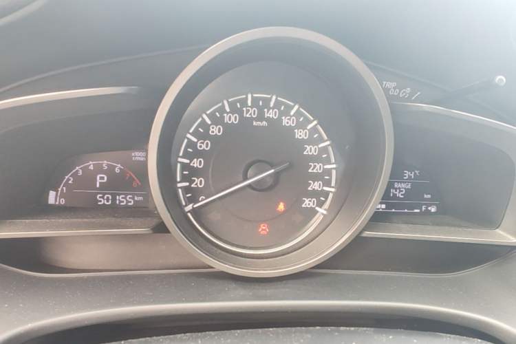 Used Mazda CX-4 2018 2.0L Automatic Two-Wheel Drive Blue Sky Premium Upgrade Version China VI Standard Instrument Cluster
