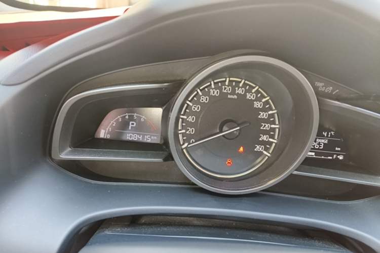 Used Mazda CX-4 2018 2.0L Automatic Two-Wheel Drive Blue Sky Dynamic Version China V Standard Instrument Cluster