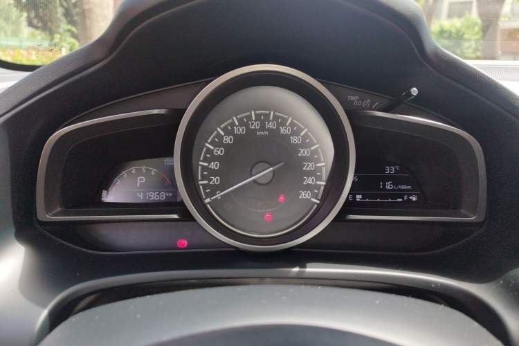 Used Mazda CX-4 2018 2.0L Automatic Two-Wheel Drive Blue Sky Premium Upgrade Version China V Standard Instrument Cluster