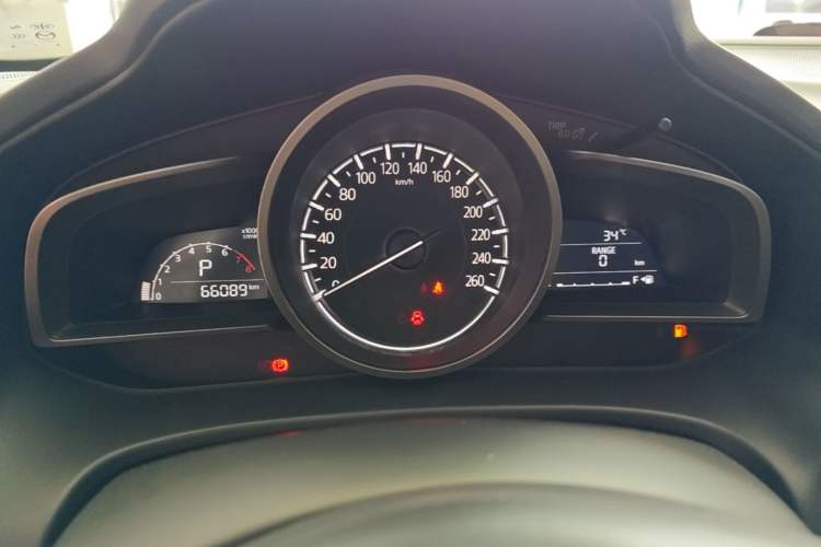 Used Mazda CX-4 2018 2.0L Automatic Two-Wheel Drive Blue Sky Dynamic Version China V Standard Instrument Cluster