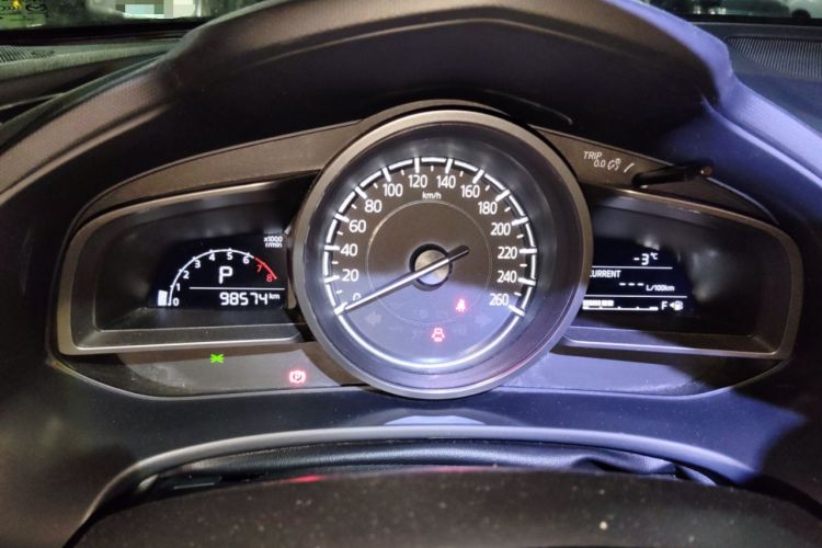 Used Mazda CX-4 2018 2.0L Automatic 2WD Blue Sky Exploration Edition China VI Standard Instrument Cluster