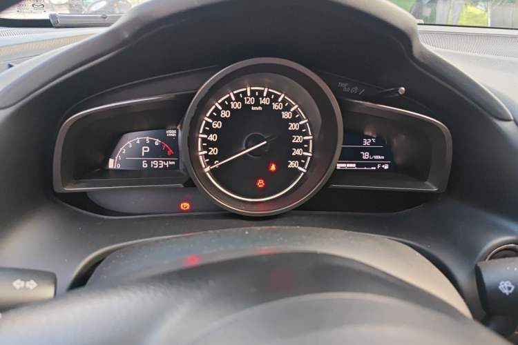 Used Mazda CX-4 2018 2.0L Automatic Two-Wheel Drive Blue Sky Dynamic Version China V Standard Instrument Cluster