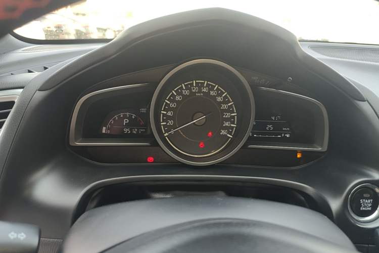 Used Mazda CX-4 2018 2.0L Automatic 2WD Blue Sky Exploration Edition China VI Standard Instrument Cluster