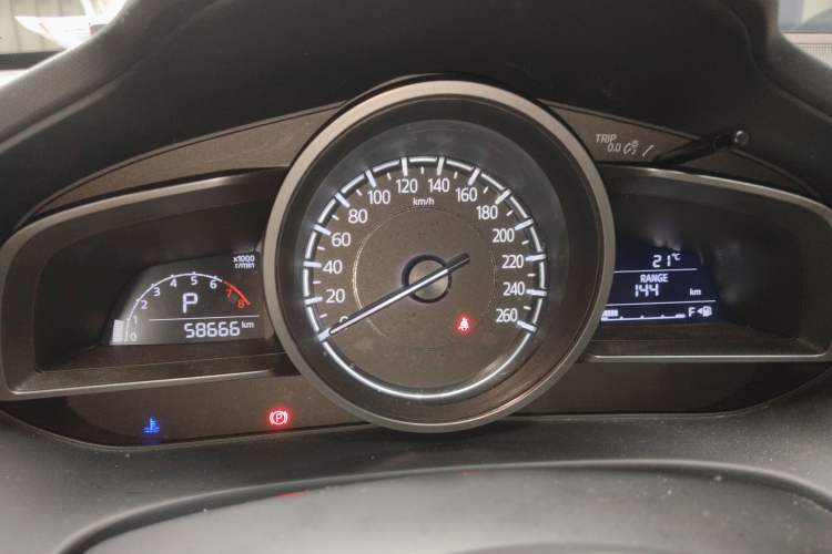 Used Mazda CX-4 2018 2.0L Automatic Two-Wheel Drive Blue Sky Premium Upgrade Version China V Standard Instrument Cluster