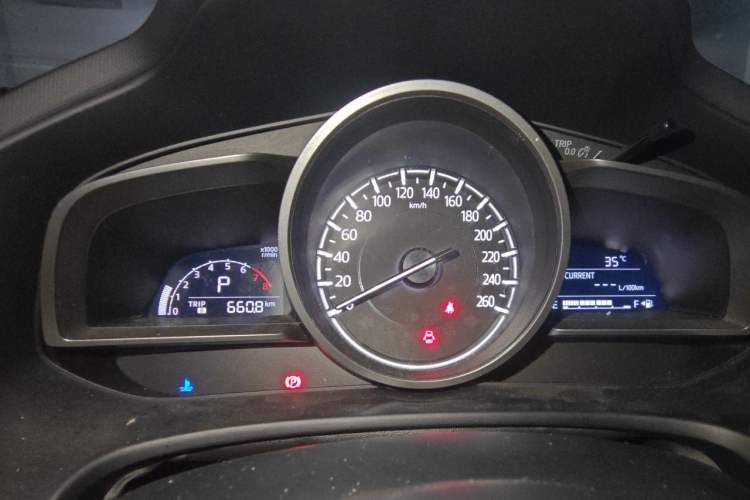 Used Mazda CX-4 2018 2.0L Automatic Two-Wheel Drive Blue Sky Dynamic Version China V Standard Instrument Cluster