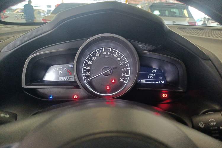 Used Mazda CX-4 2018 2.0L Automatic Two-Wheel Drive Blue Sky Dynamic Version China VI Standard Instrument Cluster