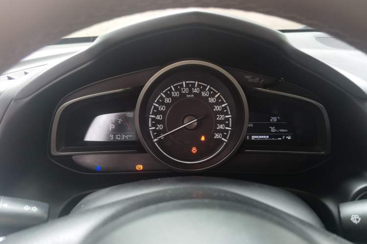 Used Mazda CX-4 2018 2.0L Automatic Two-Wheel Drive Blue Sky Exploration Version China V Standard Instrument Cluster