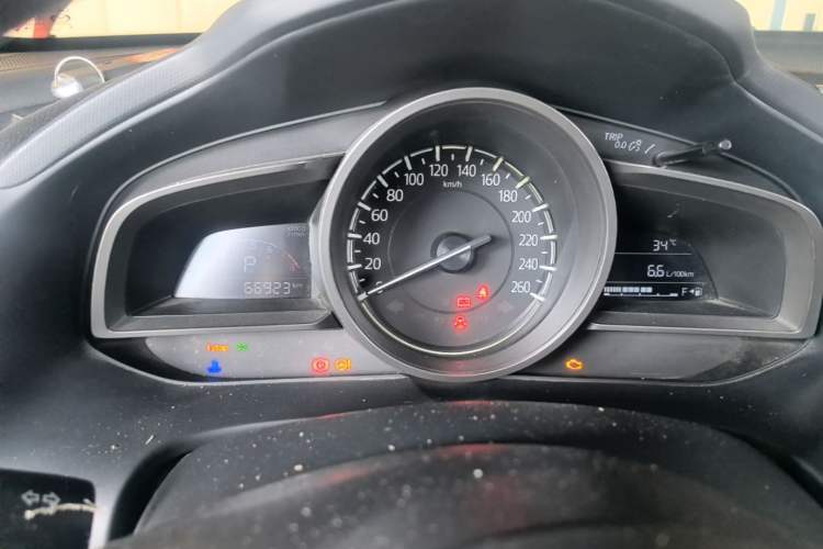 Used Mazda CX-4 2018 2.0L Automatic Two-Wheel Drive Blue Sky Dynamic Version China V Standard Instrument Cluster