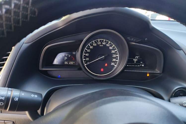 Used Mazda CX-4 2018 2.0L Automatic Two-Wheel Drive Blue Sky Dynamic Version China V Standard Instrument Cluster