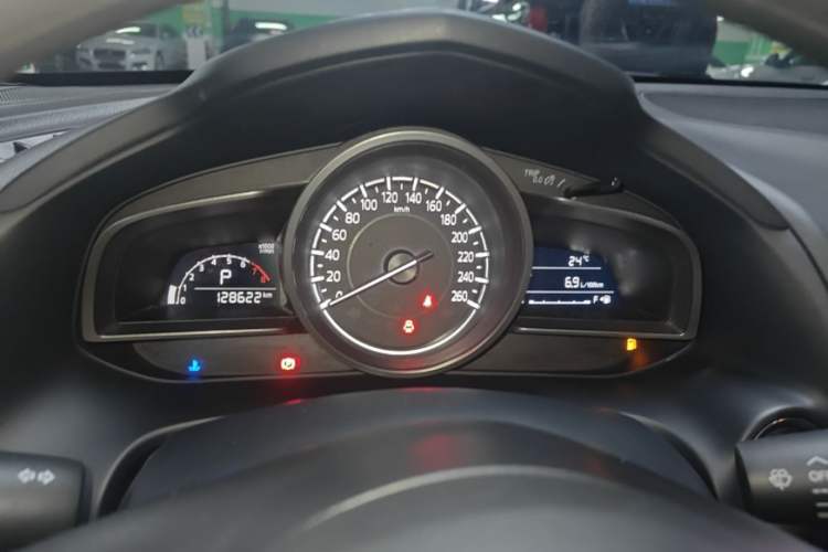 Used Mazda CX-4 2018 2.0L Automatic Two-Wheel Drive Blue Sky Dynamic Version China V Standard Instrument Cluster