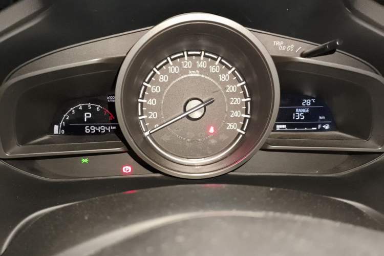 Used Mazda CX-4 2018 2.0L Automatic 2WD ZhiLing Tech Edition China V Standard Instrument Cluster