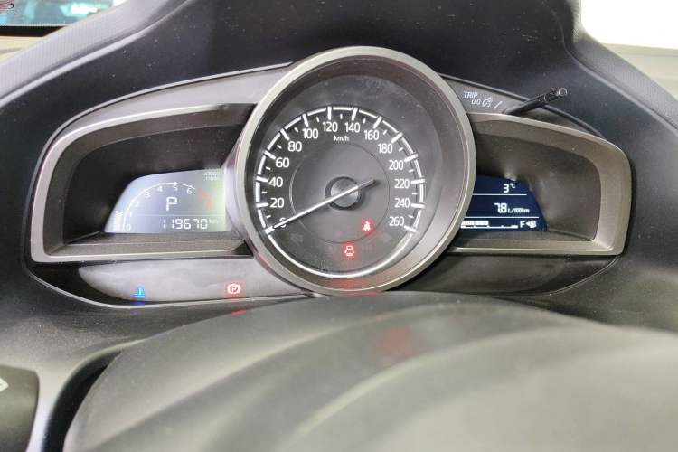 Used Mazda CX-4 2018 2.0L Automatic Two-Wheel Drive Blue Sky Dynamic Version China V Standard Instrument Cluster