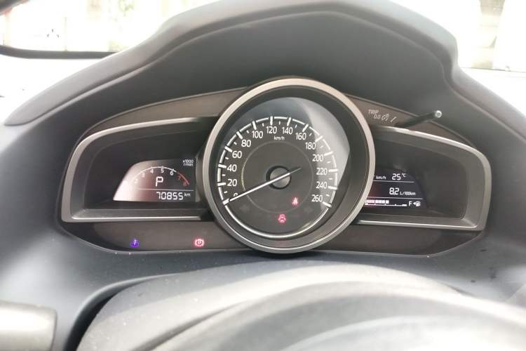 Used Mazda CX-4 2018 2.0L Automatic Two-Wheel Drive Blue Sky Premium Upgrade Version China V Standard Instrument Cluster