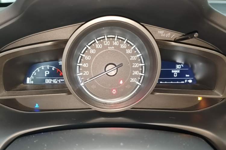 Used Mazda CX-4 2018 2.0L Automatic Two-Wheel Drive Blue Sky Dynamic Version China VI Standard Instrument Cluster