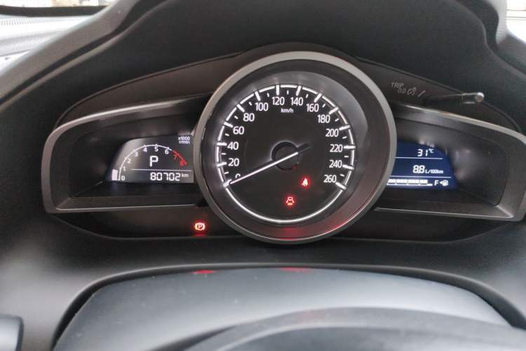 Used Mazda CX-4 2018 2.0L Automatic Two-Wheel Drive Blue Sky Premium Upgrade Version China VI Standard Instrument Cluster