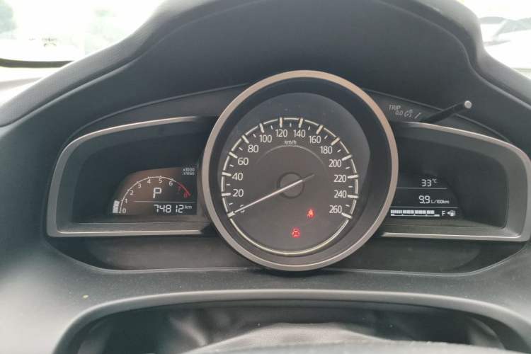 Used Mazda CX-4 2018 2.0L Automatic Two-Wheel Drive Blue Sky Dynamic Version China V Standard Instrument Cluster
