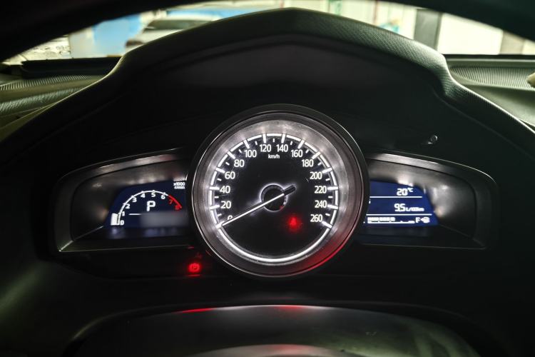 Used Mazda CX-4 2018 2.0L Automatic Two-Wheel Drive Blue Sky Dynamic Version China V Standard Instrument Cluster