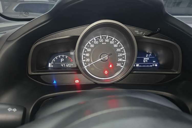 Used Mazda CX-4 2018 2.0L Automatic Two-Wheel Drive Blue Sky Premium Upgrade Version China VI Standard Instrument Cluster