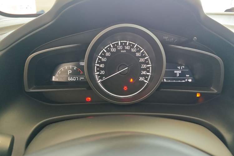 Used Mazda CX-4 2018 2.0L Automatic Two-Wheel Drive Blue Sky Dynamic Version China V Standard Instrument Cluster