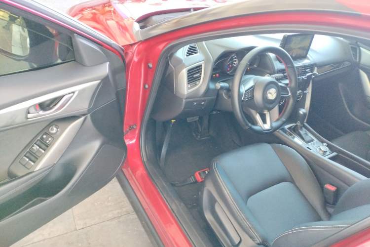 Used Mazda CX-4 2018 2.0L Automatic Two-Wheel Drive Blue Sky Dynamic Version China V Standard Interior 1