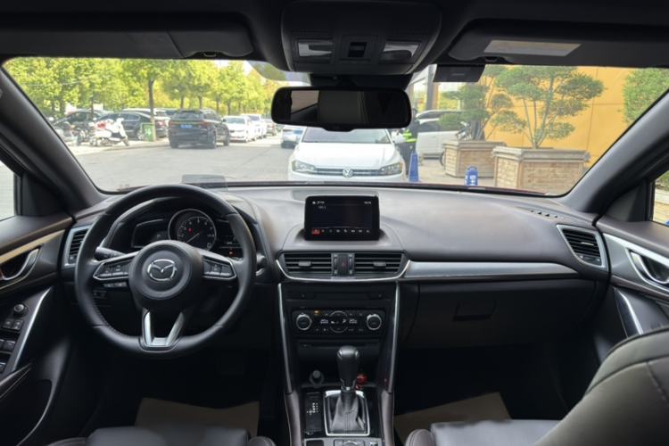 Used Mazda CX-4 2018 2.0L Automatic Two-Wheel Drive Blue Sky Leading Edition China V Standard Interior 12