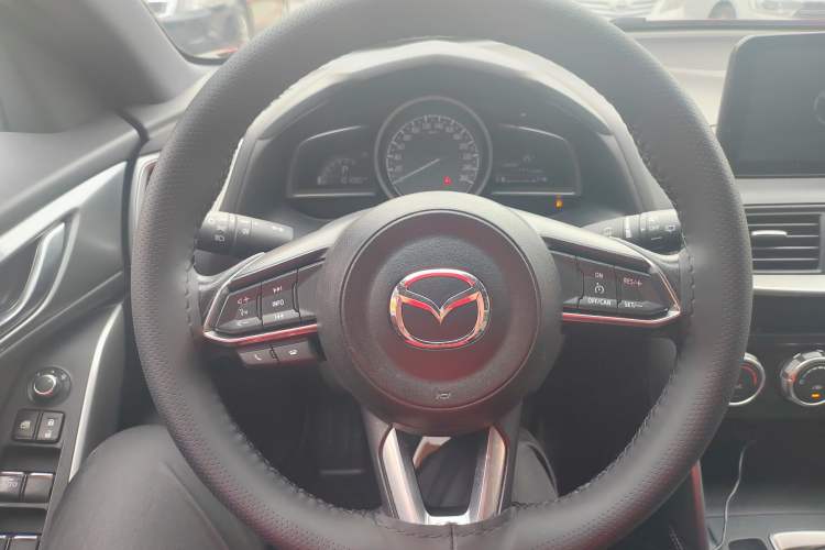Used Mazda CX-4 2018 2.0L Automatic Two-Wheel Drive Blue Sky Dynamic Version China V Standard Interior 2