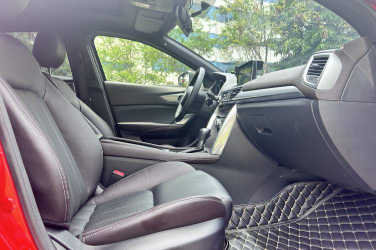 Used Mazda CX-4 2018 2.0L Automatic Two-Wheel Drive Blue Sky Luxury Edition Interior 2