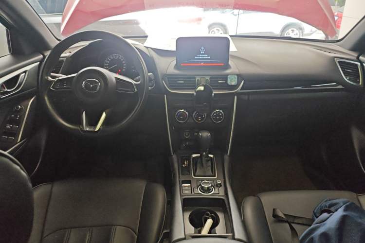 Used Mazda CX-4 2018 2.0L Automatic Two-Wheel Drive Blue Sky Dynamic Version China VI Standard Interior 2