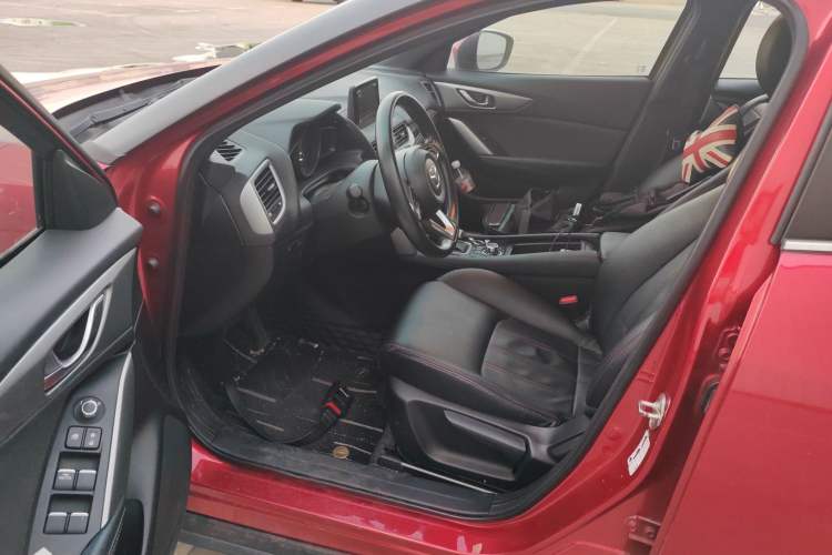 Used Mazda CX-4 2018 2.0L Automatic Two-Wheel Drive Blue Sky Exploration Version China V Standard Interior 3