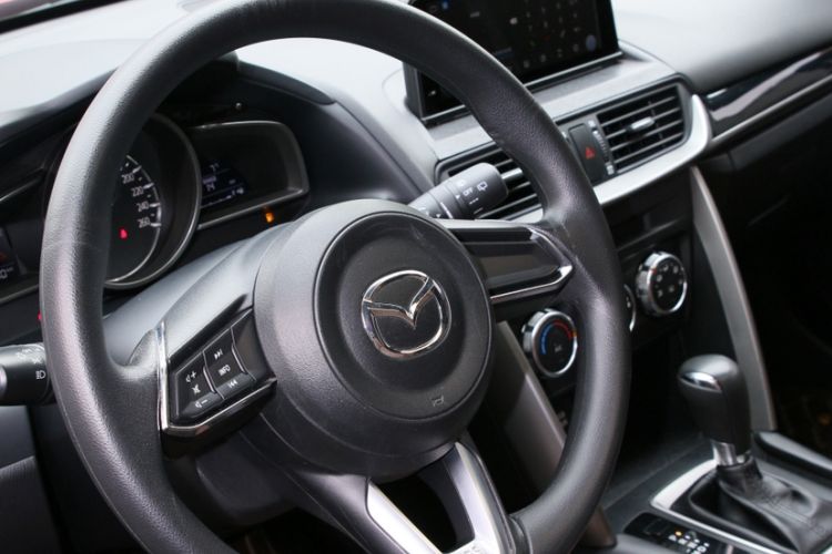 Used Mazda CX-4 2018 2.0L Automatic Two-Wheel Drive Blue Sky Dynamic Version China V Standard Interior 3