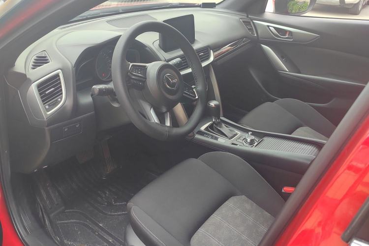 Used Mazda CX-4 2018 2.0L Automatic Two-Wheel Drive Blue Sky Dynamic Version China V Standard Interior 5