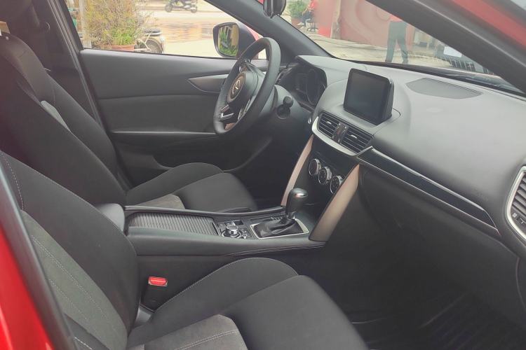 Used Mazda CX-4 2018 2.0L Automatic Two-Wheel Drive Blue Sky Dynamic Version China V Standard Interior 6