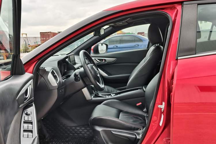 Used Mazda CX-4 2018 2.0L Automatic Two-Wheel Drive Blue Sky Exploration Version China V Standard Interior 6