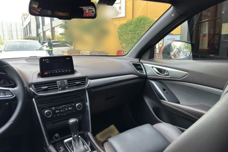 Used Mazda CX-4 2018 2.0L Automatic Two-Wheel Drive Blue Sky Leading Edition China V Standard Interior 9