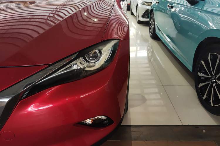 Used Mazda CX-4 2018 2.0L Automatic Two-Wheel Drive Blue Sky Luxury Edition Left Front Headlight
